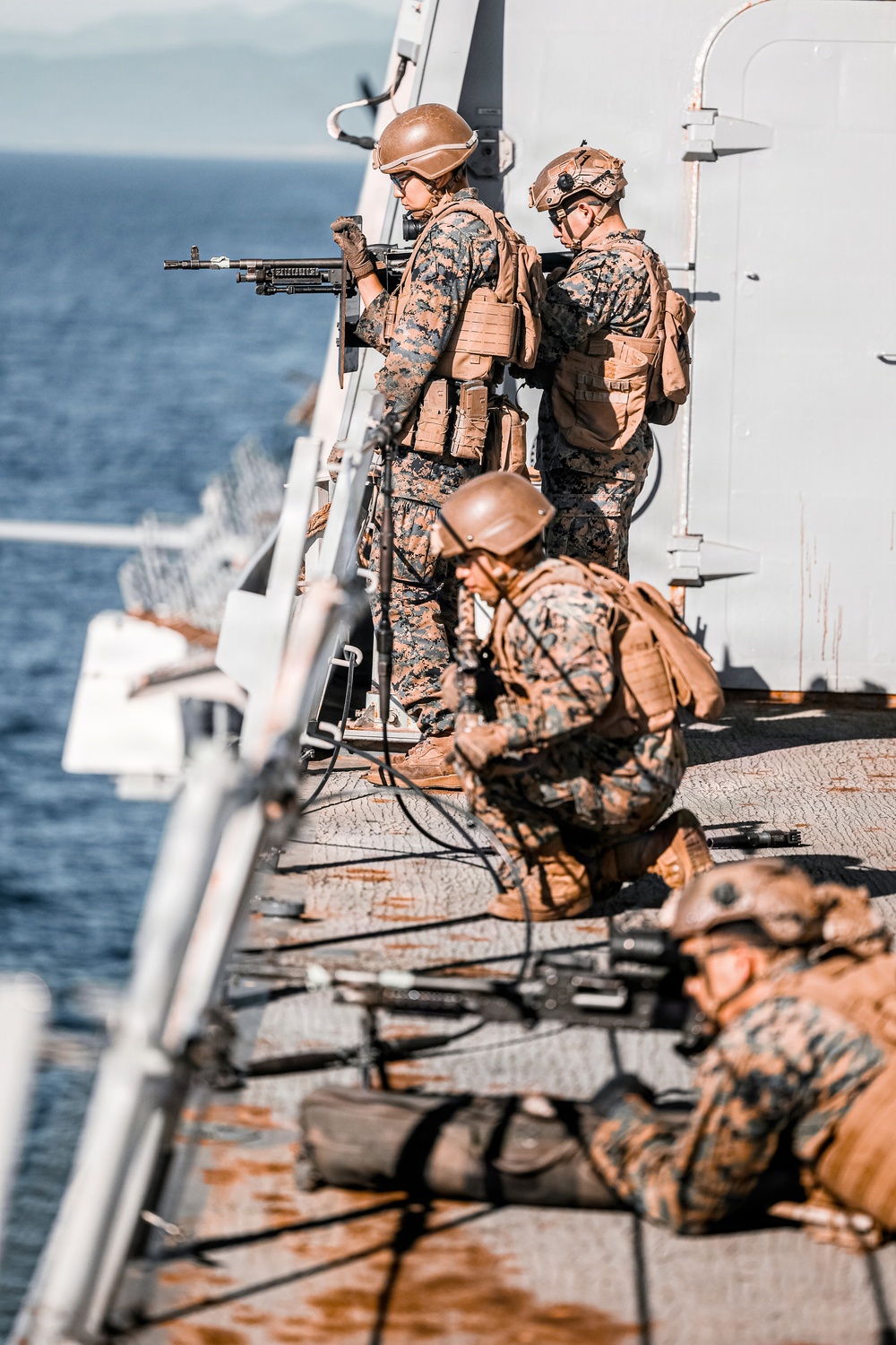 11th MEU Marines, Sailors Conduct VBSS Exercise Aboard USS Comstock