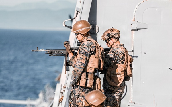 11th MEU Marines, Sailors Conduct VBSS Exercise Aboard USS Comstock