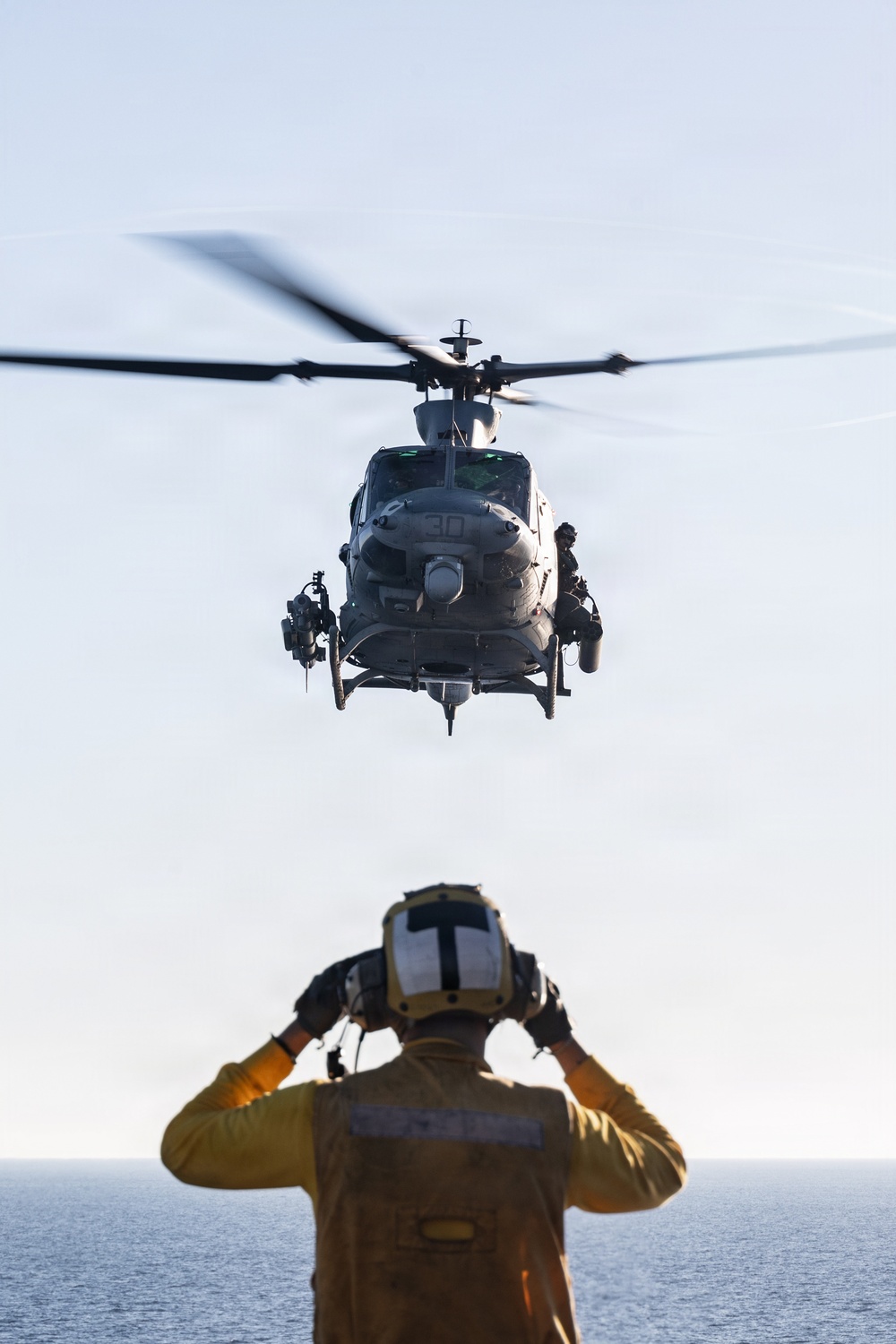 11th MEU Marines, Sailors Conduct VBSS Exercise Aboard USS Comstock