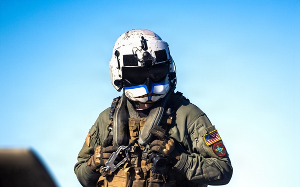 11th MEU Sailors Conduct Deck Landing Qualifications