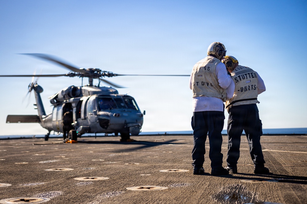 11th MEU Sailors Conduct Deck Landing Qualifications