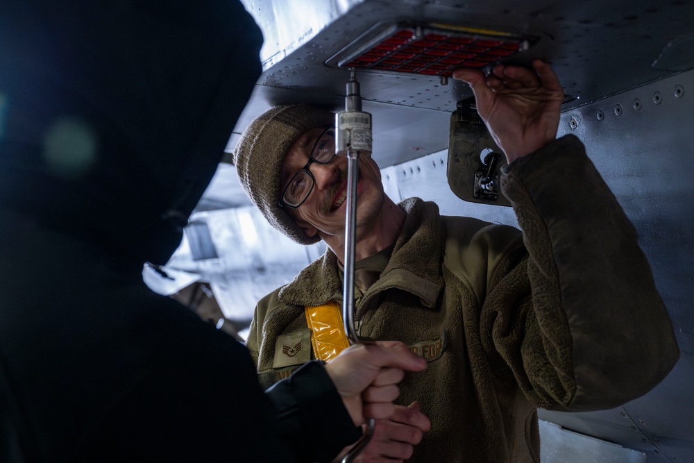 35th MXG Airmen keep the mission moving