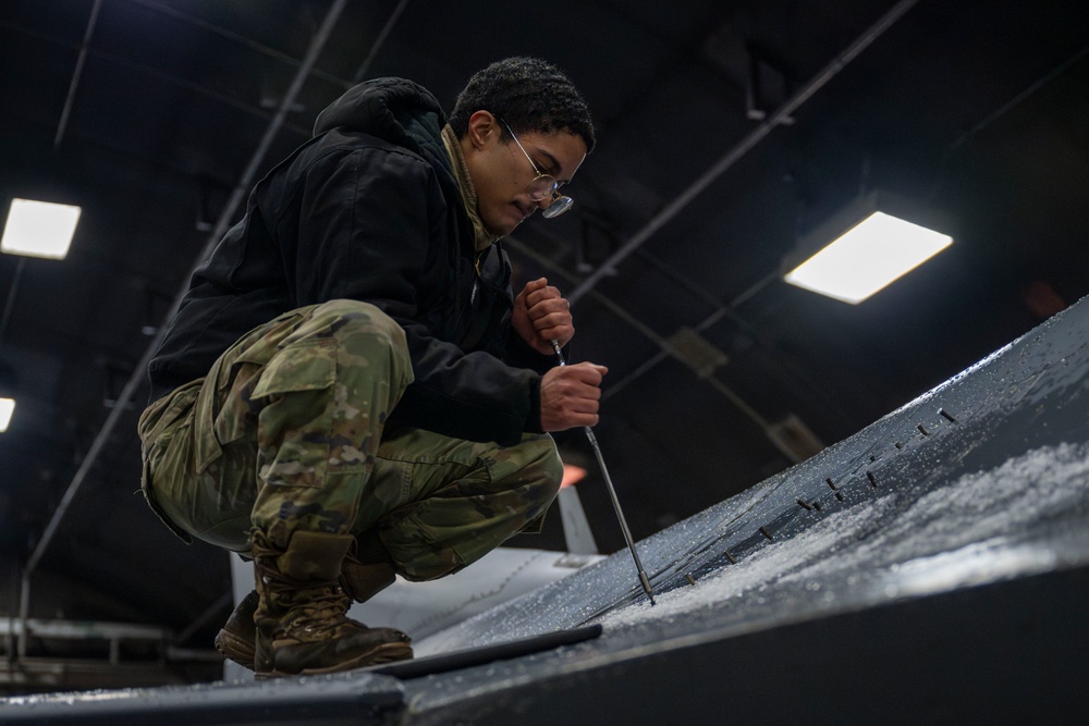 35th MXG Airmen keep the mission moving