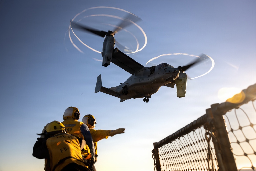 11th MEU Sailors Conduct Deck Landing Qualifications