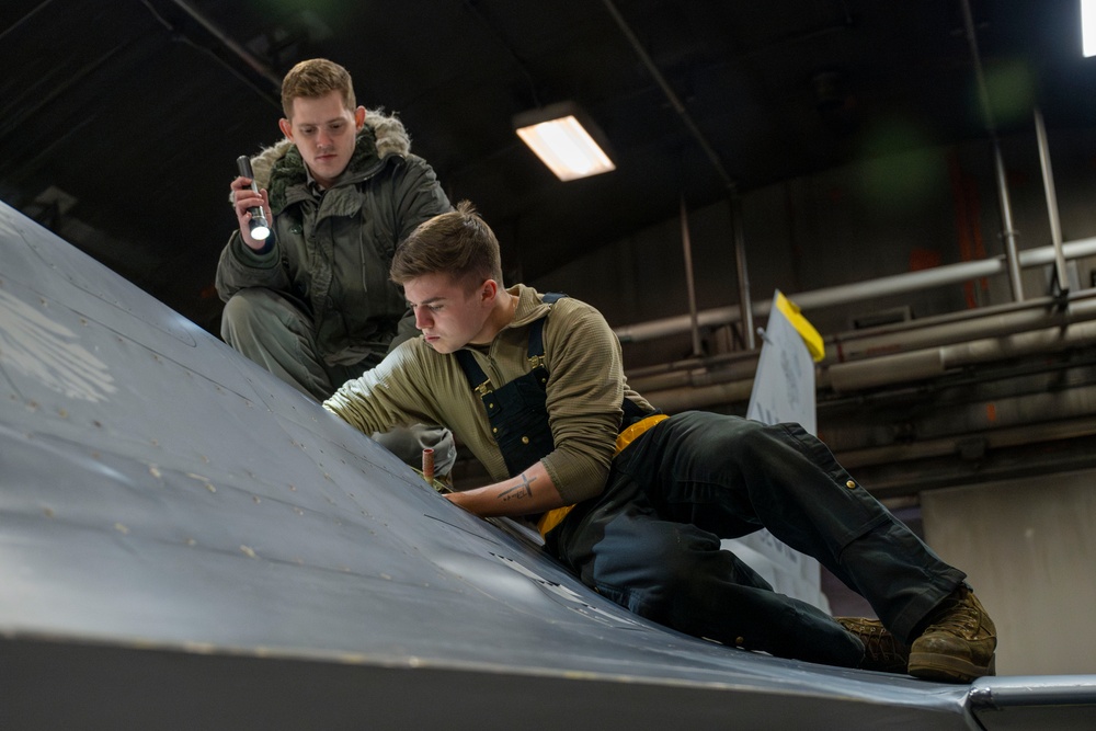 35th MXG Airmen keep the mission moving