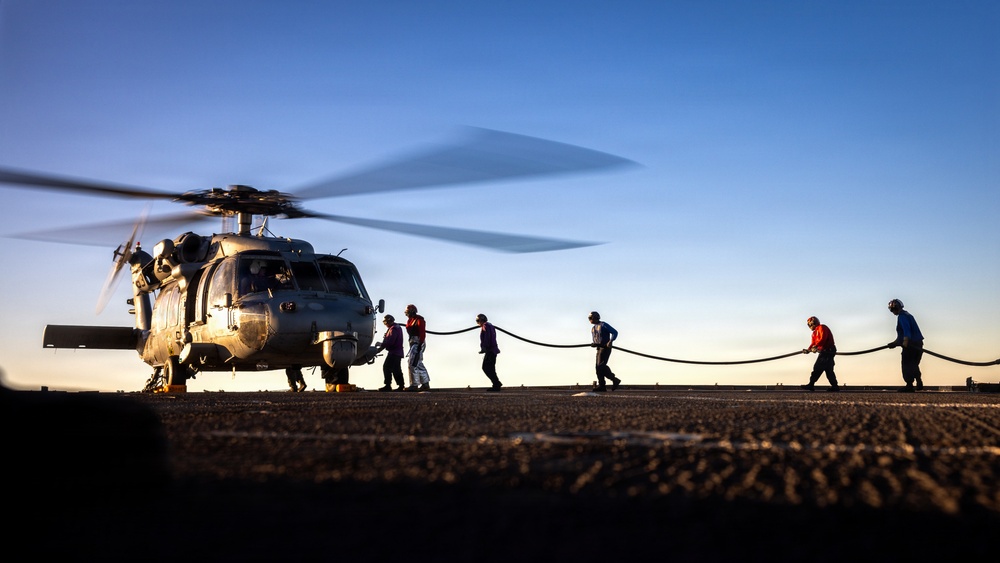 11th MEU Sailors Conduct Deck Landing Qualifications