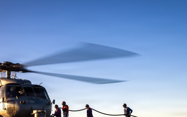 11th MEU Sailors Conduct Deck Landing Qualifications
