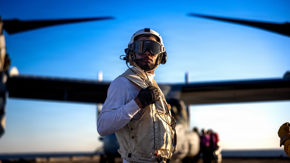 11th MEU Sailors Conduct Deck Landing Qualifications