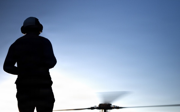 11th MEU Sailors Conduct Deck Landing Qualifications