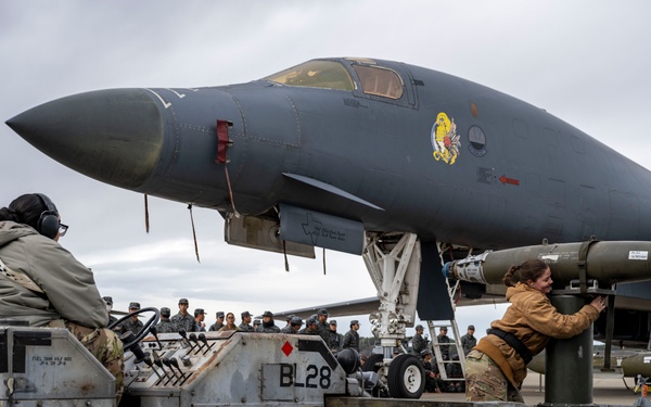 35th FW hosts B-1B Lancer and F-16 Fighting Falcon load demonstration