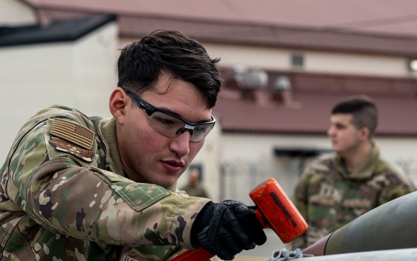 35th FW hosts B-1B Lancer and F-16 Fighting Falcon load demonstration