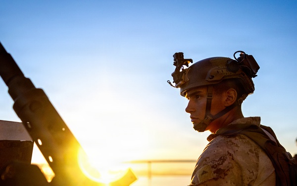 11th MEU Marines, Sailors, Pull into Port Aboard USS Comstock