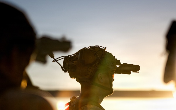 11th MEU Marines, Sailors, Pull into Port Aboard USS Comstock