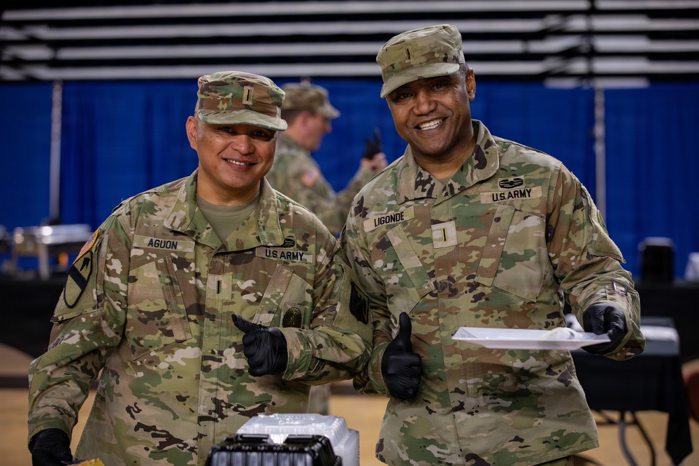 National Guard service members enjoy Thanksgiving in Washington, D.C.