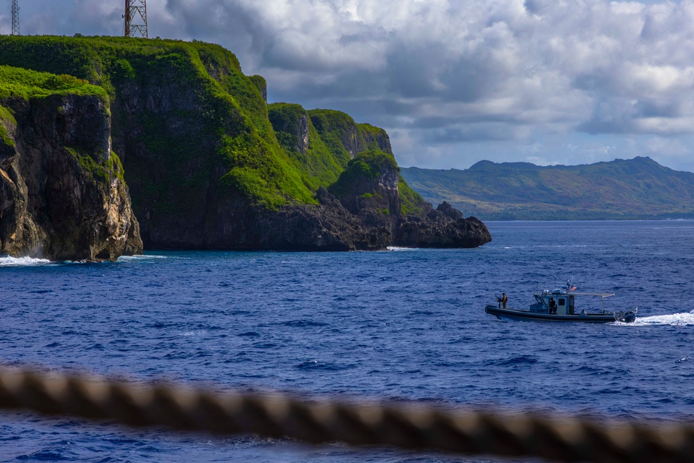 Abraham Lincoln pulls into Guam