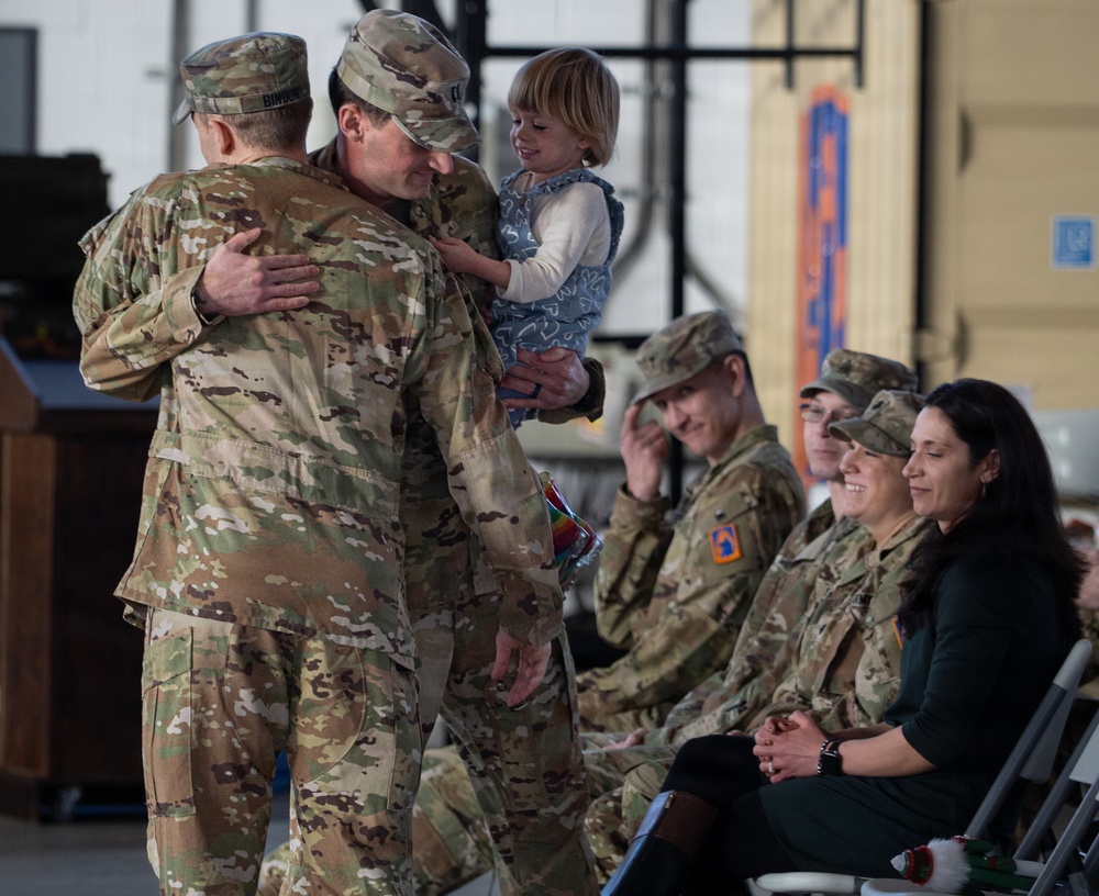 Bravo Company 1-214th General Support Aviation Battalion conducts change of command