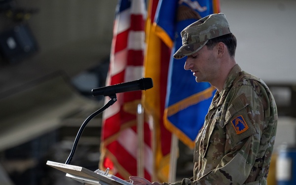 Bravo Company 1-214th General Support Aviation Battalion conducts change of command