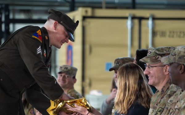 Bravo Company 1-214th General Support Aviation Battalion conducts change of command
