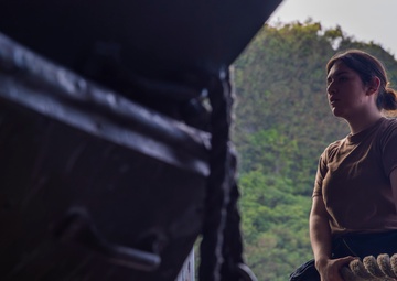 Abraham Lincoln pulls into Guam