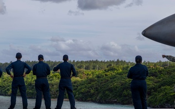 Abraham Lincoln pulls into Guam