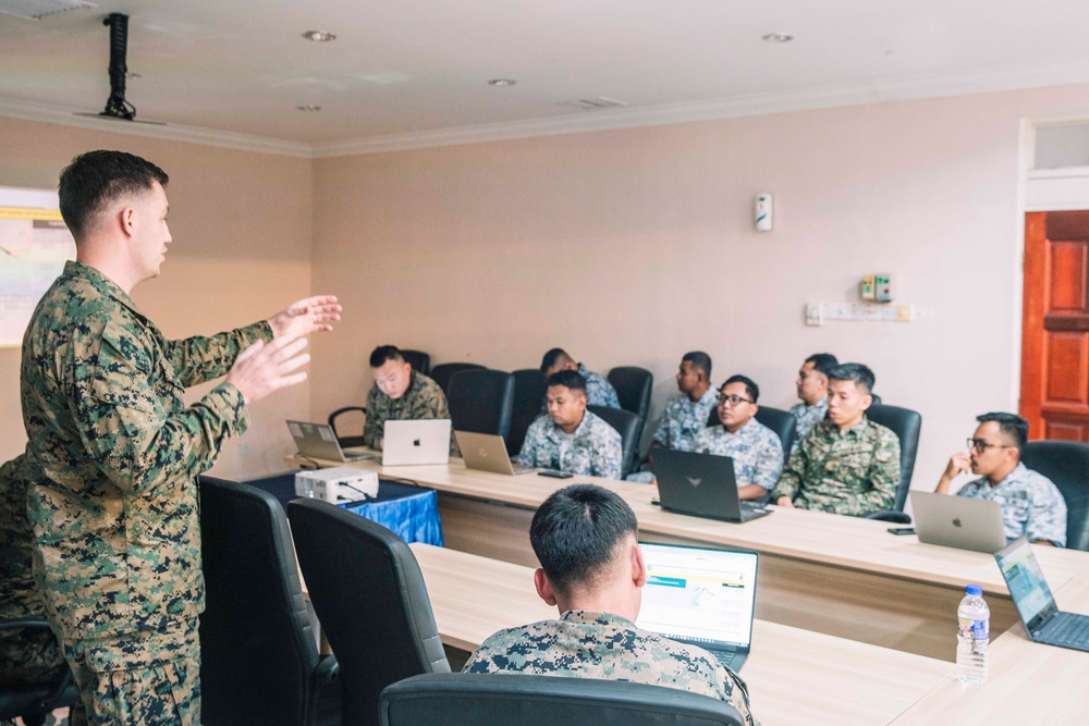 MRF-SEA Marines, Royal Malaysian Armed Forces conduct confirmation brief, finish STAFFEX during CARAT Malaysia 2025