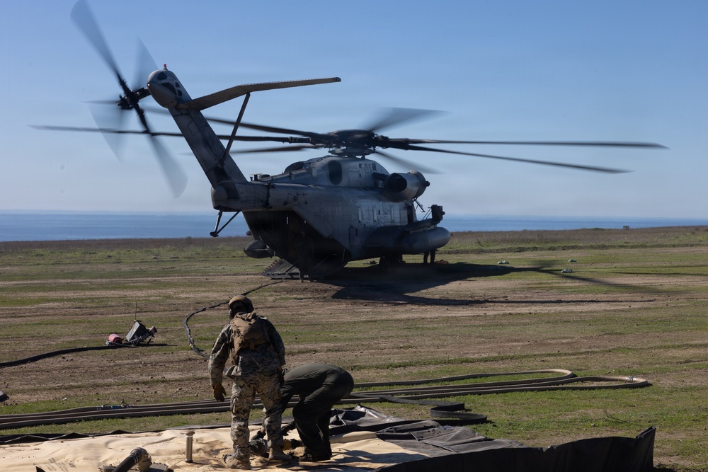 Steel Knight 25: Aces conduct forward refueling