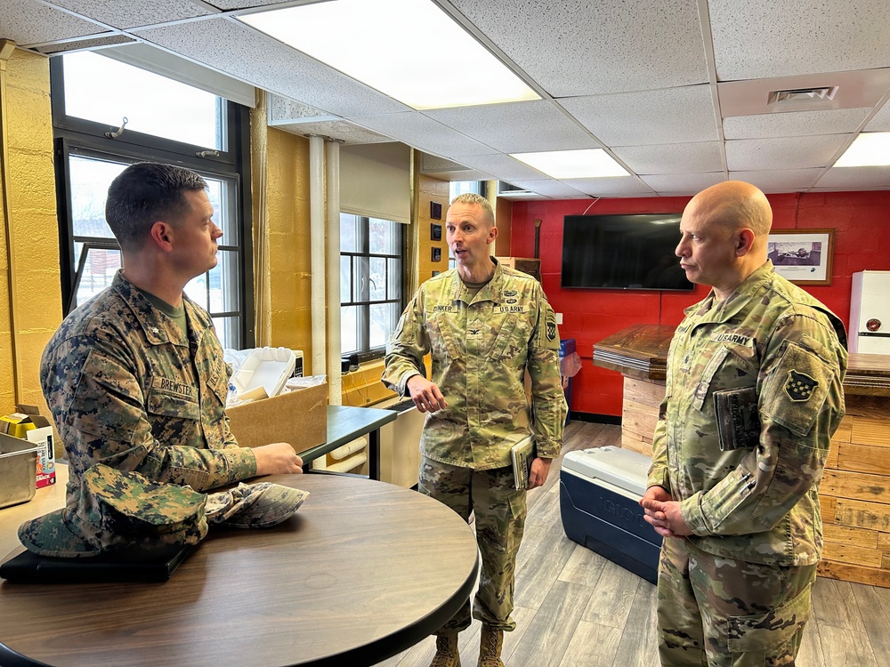 Supporting the joint effort together