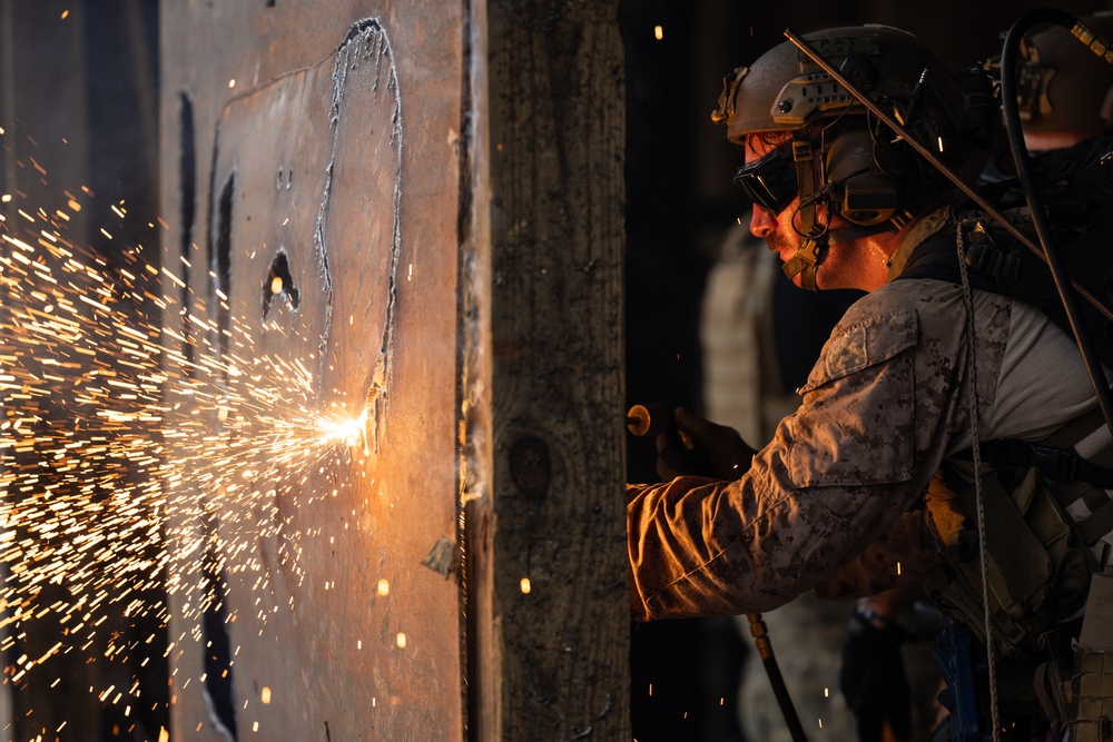 Methods of Entry School Breacher Course