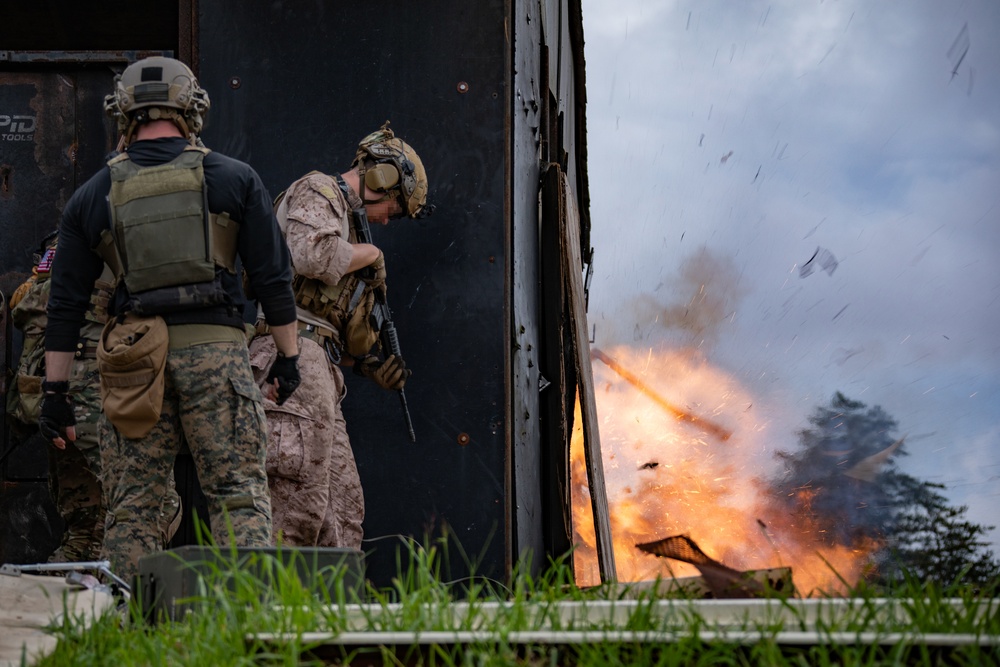 Methods of Entry School Breacher Course