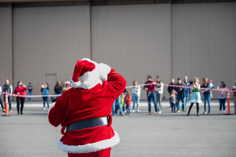 Santa collaborates with the 152nd Airlift Wing