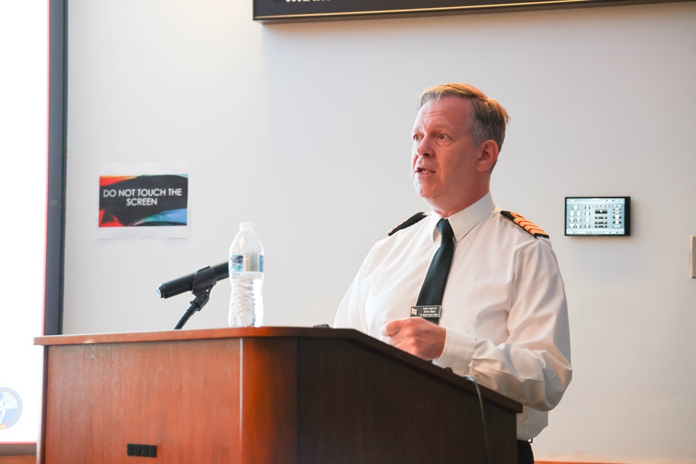 Capt Steven Bland Visit to WRAIR