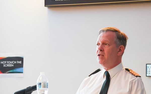 Capt Steven Bland Visit to WRAIR