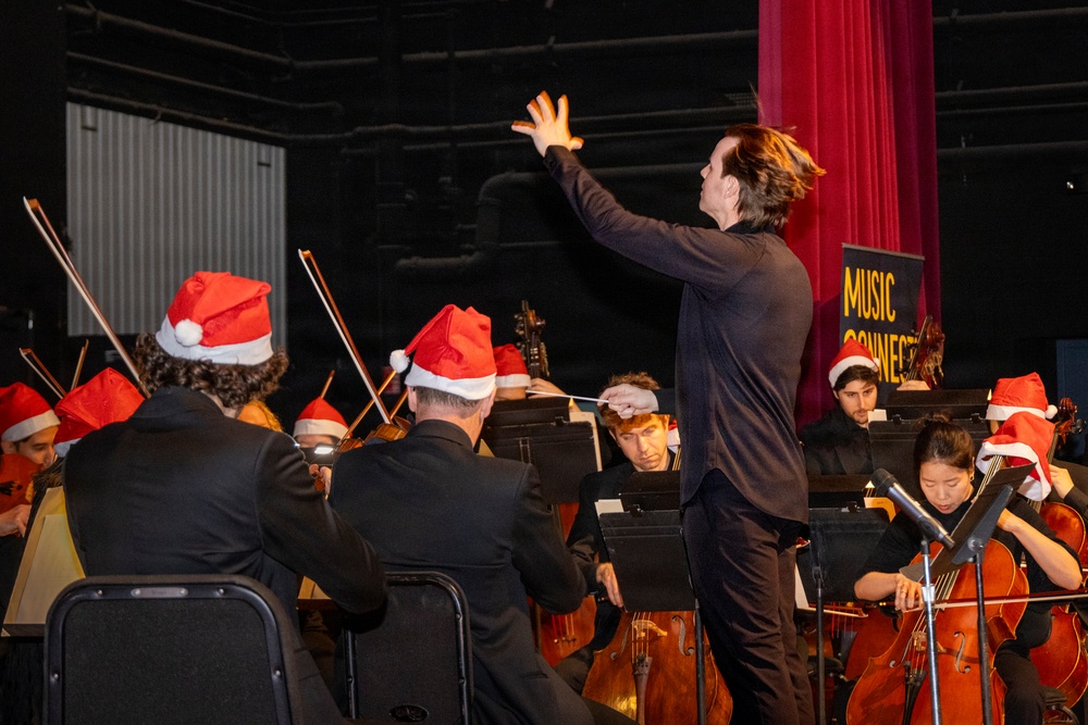 Bells Will Be Ringing!: MCAS Miramar hosts the San Diego Symphony for the Holidays