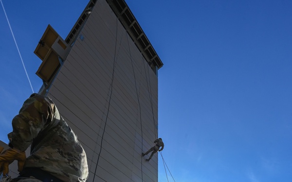 Special Warfare Zulu Course Trainees Rappel