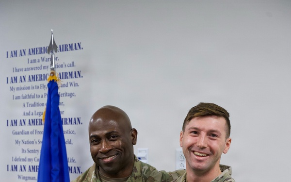 Tech. Sgt. Rodger Hamilton earns Diamond Sharp Award