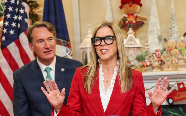 Holiday Helper Brings Hope to Service Members During Annual Holiday Event