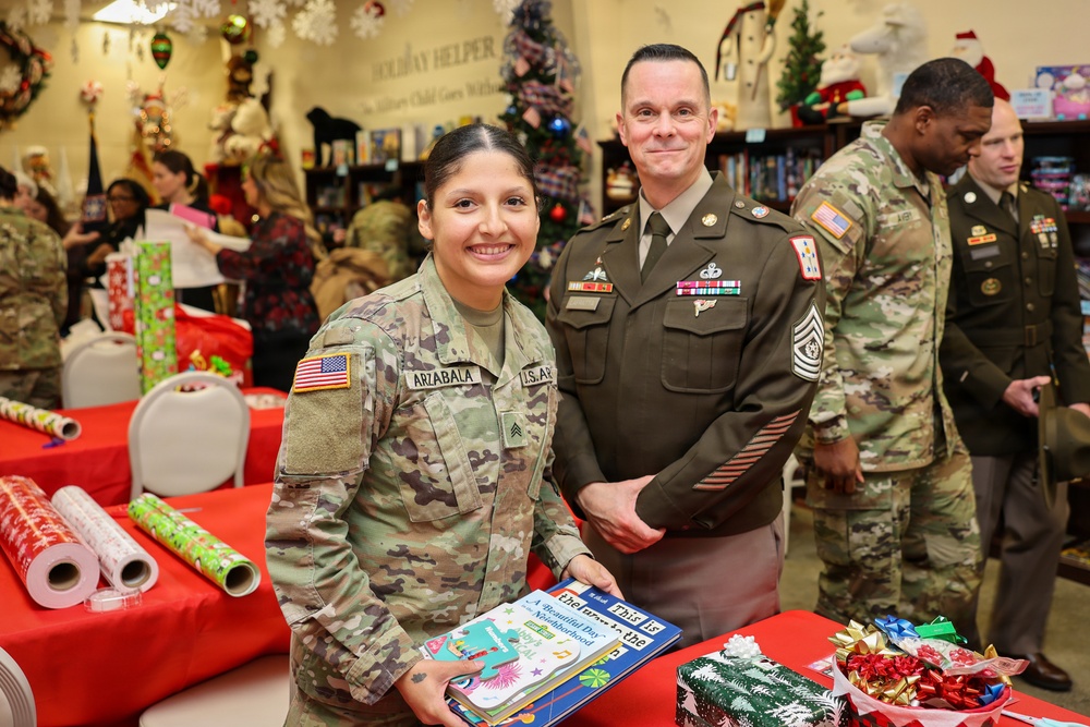 Holiday Helper Brings Hope to Service Members During Annual Holiday Event
