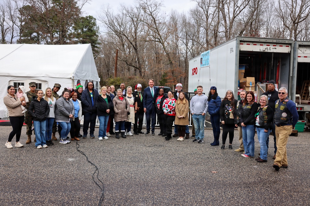 Holiday Helper Brings Hope to Service Members During Annual Holiday Event