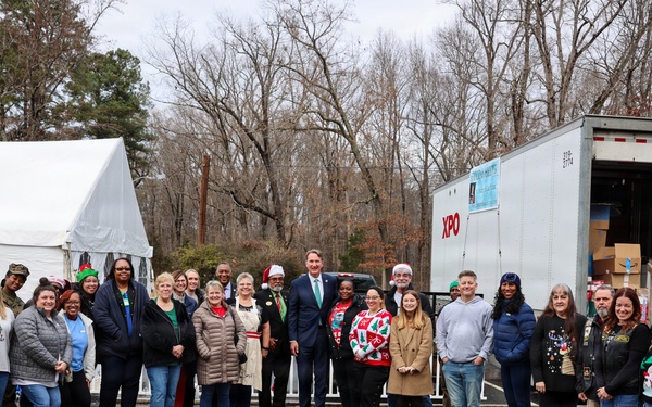 Holiday Helper Brings Hope to Service Members During Annual Holiday Event