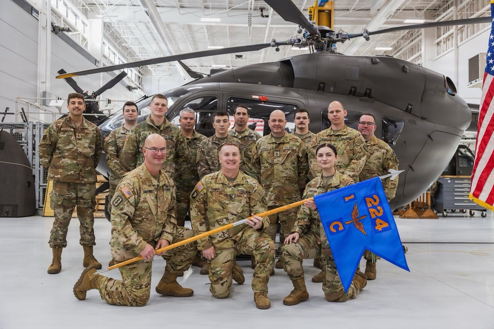 A Father’s Legacy Takes Flight: Maine Guardsman Hands Command to His Daughter