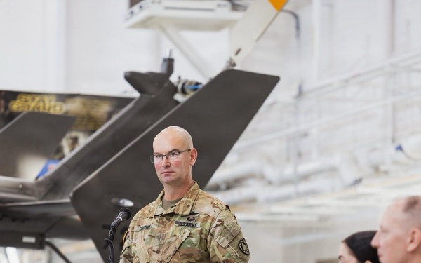 A Father’s Legacy Takes Flight: Maine Guardsman Hands Command to His Daughter