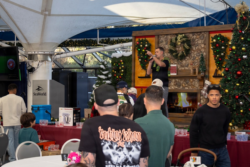 H&amp;HS MCAS Miramar hosts Holiday Party at SeaWorld 2025