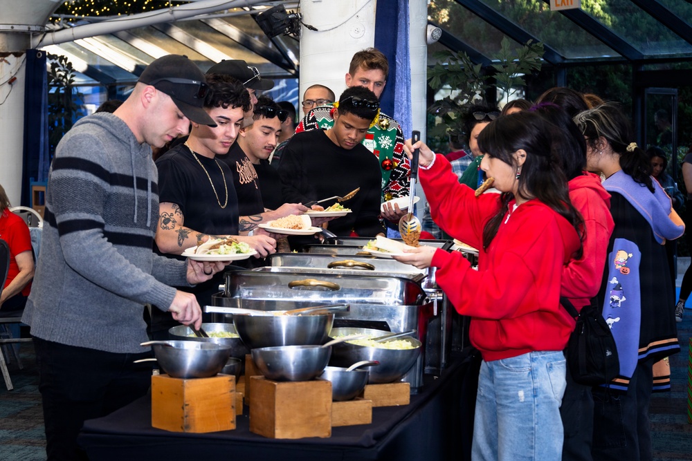 H&amp;HS MCAS Miramar hosts Holiday Party at SeaWorld 2025