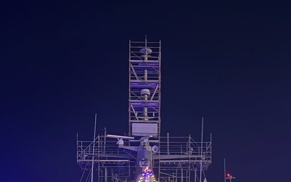 NBSD Commands Compete in Annual Holiday Lights Competition