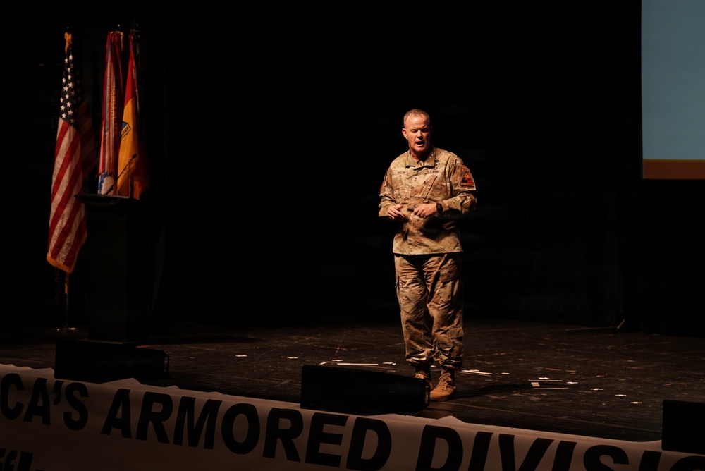 1AD hosts leadership seminar, Iron Summit, in El Paso