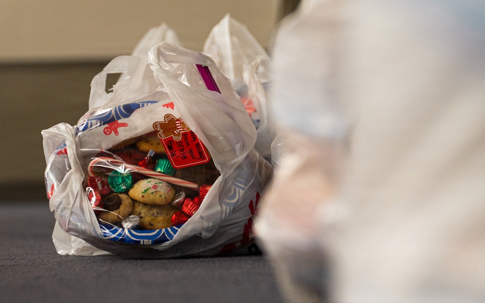 319th Reconnaissance Wing collects 7,300 cookies during Airmen Cookie Drive
