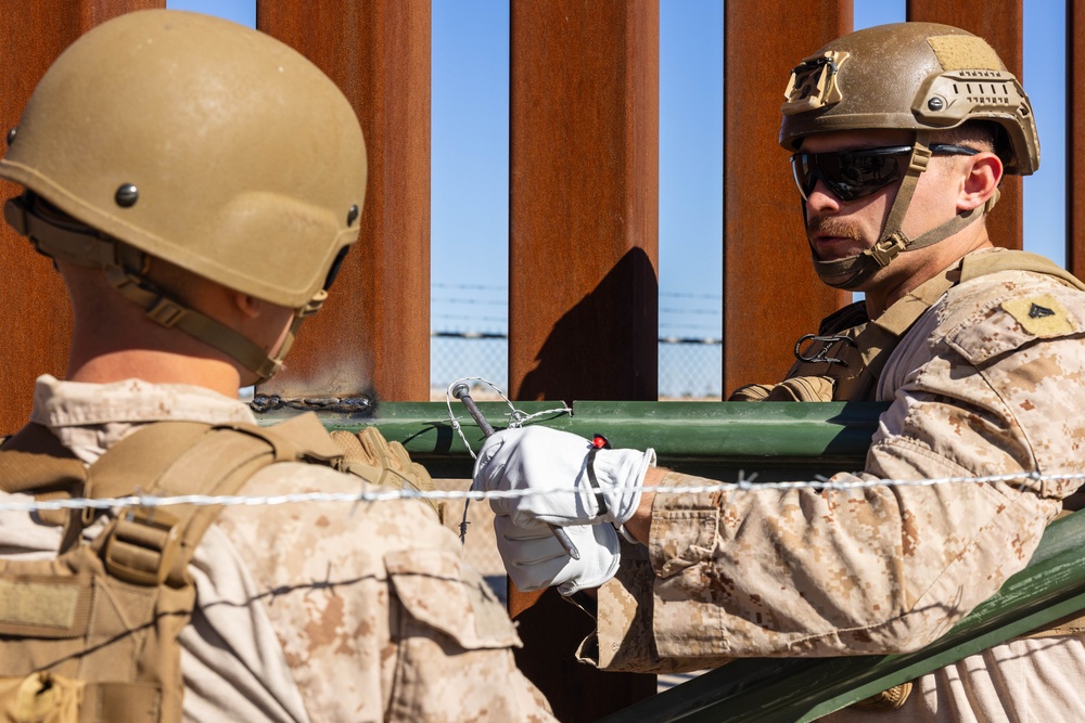 JTF-SB Marines train 1st CEB Marines in barrier reinforcement operations