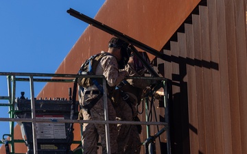 JTF-SB Marines train 1st CEB Marines in barrier reinforcement operations