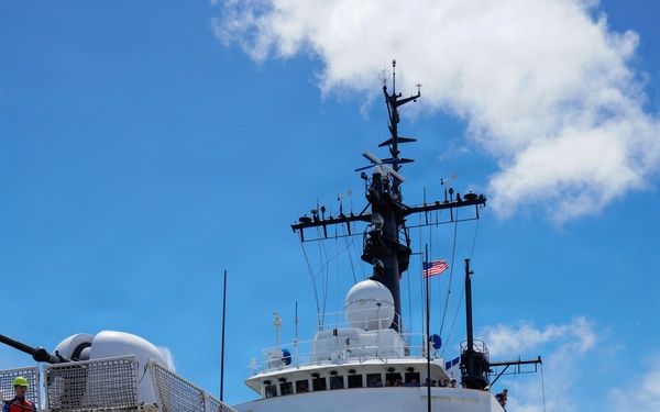 Vietnamese Coast Guard arrives at Coast Guard Base Honolulu