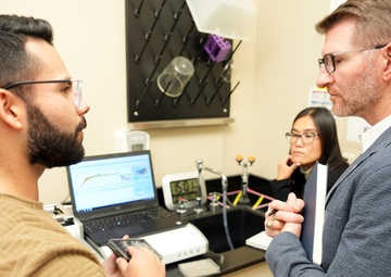 DARPA’s FSHARP Program Manager visits NAMRU San Antonio, tours Research Laboratories